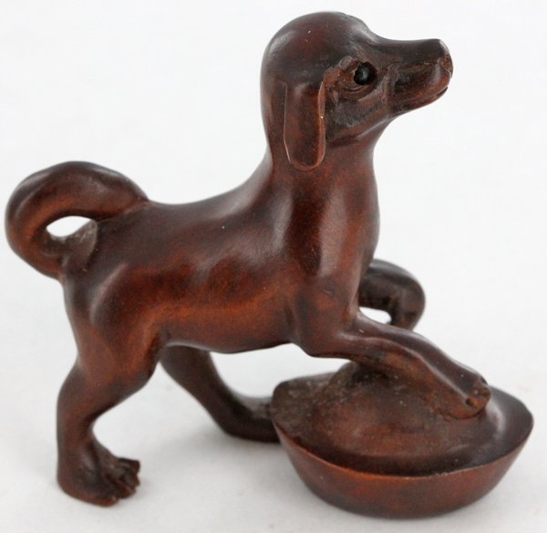Handcarved Japenese Boxwood Netsuke: Excellent handcarved piece; 2"