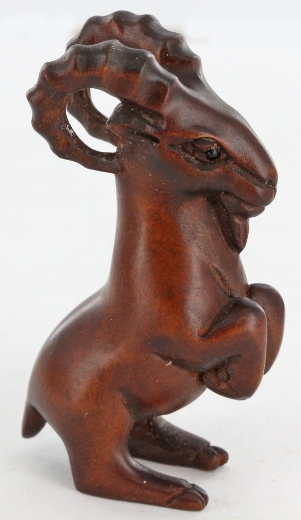 Handcarved Japenese Boxwood Netsuke: Excellent handcarved piece; 2"