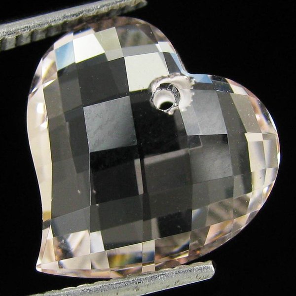 6.40ct Peach Morganite Heart: Excellent hi grade piece; well cut & colored; with treatment