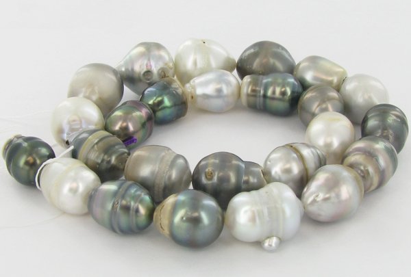 370twc Natural Tahitian Baroque 25 Pearl Strand: Well colored untreated strand with varied color, size and natural defects