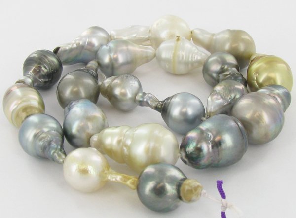 345twc Natural Tahitian Baroque 20 Pearl Strand: Well colored untreated strand with varied color, size and natural defects