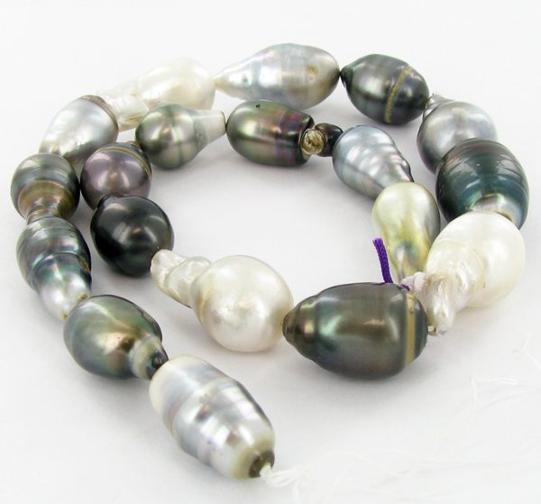 330twc Natural Tahitian Baroque 19 Pearl Strand: Well colored untreated strand with varied color, size and natural defects