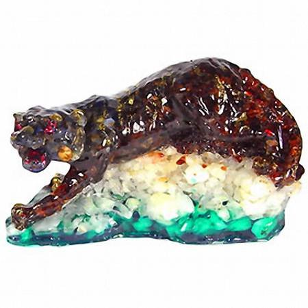 1,000.00ct. Sapphire Garnet Panther Statue Statue: Scarce piece; made of bonded translucent blue sapphire