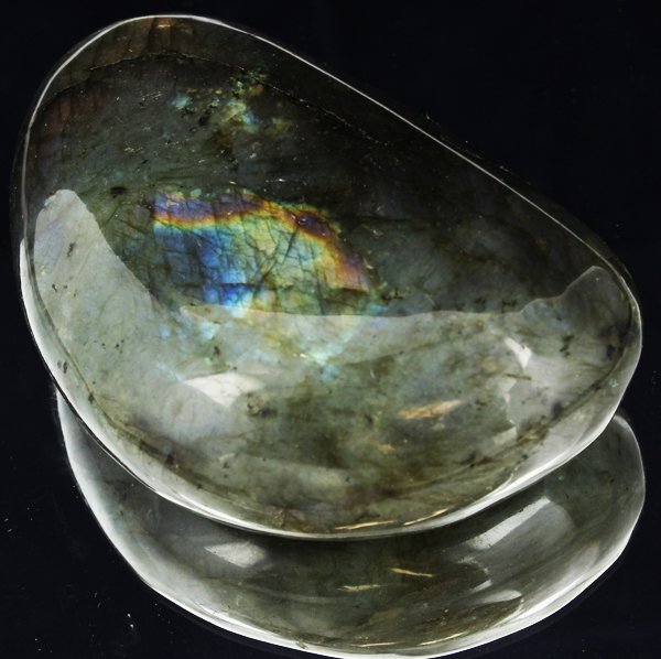 930ct Hefty Labradorite Cabochon: Excellent large piece