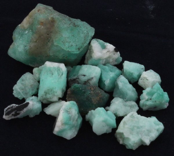 201.5ct Better Grade Colombian Emerald Rough: Excellent hi-grade parcel