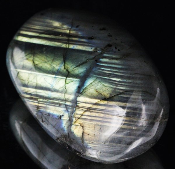800ct Hefty Labradorite Cabochon: Excellent large piece