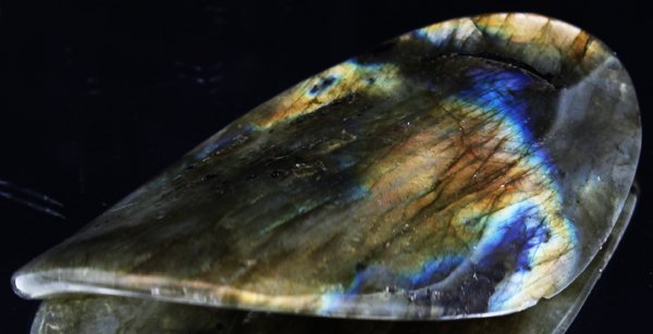 145ct Delicate Potato Chip Cut Labradorite Cabochon: Excellent expensive cut