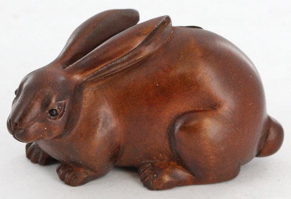 Handcarved Japenese Boxwood Netsuke: Excellent handcarved piece; 2"