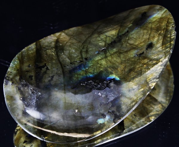 120ct Delicate Potato Chip Cut Labradorite Cabochon: Excellent expensive cut