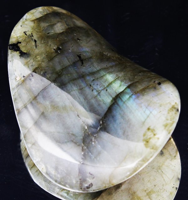 155ct Delicate Potato Chip Cut Labradorite Cabochon: Excellent expensive cut