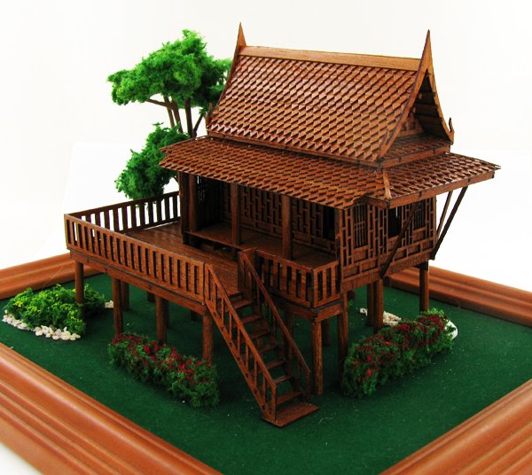 Thai Teak House Model Kit: Excellent fully assembled w/ base lawn and foliage
