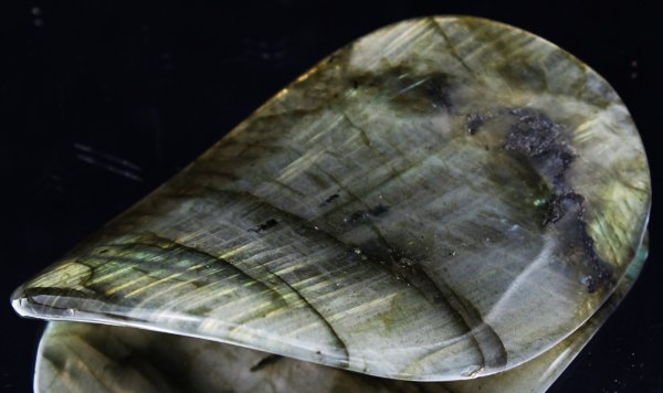 145ct Delicate Potato Chip Cut Labradorite Cabochon: Excellent expensive cut