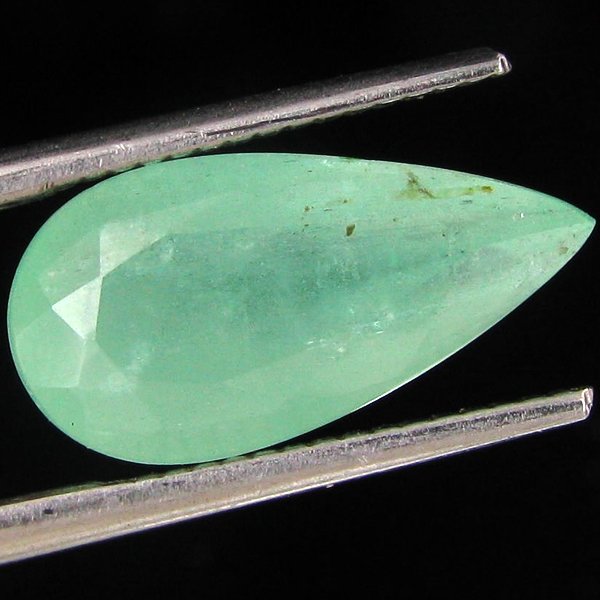 4.21ct Mint Green Colombian Emerald: Excellent specimen; well cut and colored; with customary treatment unless noted otherwise