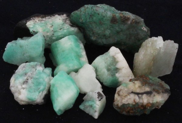 204ct Better Grade Colombian Emerald Rough: Excellent hi-grade parcel