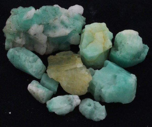 207.5ct Better Grade Colombian Emerald Rough: Excellent hi-grade parcel