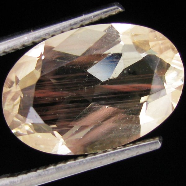 3.45ct Clear Champagne Oregon Sunstone Oval: Excellent hi grade piece; well cut & colored; with treatment
