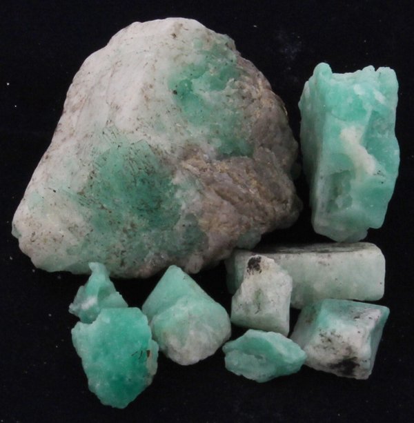 210ct Better Grade Colombian Emerald Rough: Excellent hi-grade parcel
