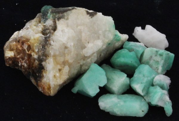 205ct Better Grade Colombian Emerald Rough: Excellent hi-grade parcel