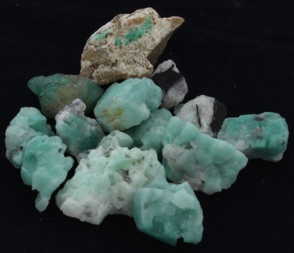209ct Better Grade Colombian Emerald Rough: Excellent hi-grade parcel