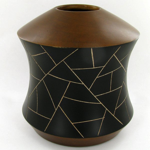 Handcarved Mango Vase: Excellent handcrafted piece; 6"