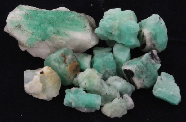 206.5ct Better Grade Colombian Emerald Rough: Excellent hi-grade parcel