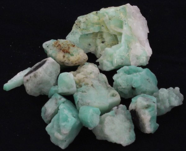 205ct Better Grade Colombian Emerald Rough: Excellent hi-grade parcel