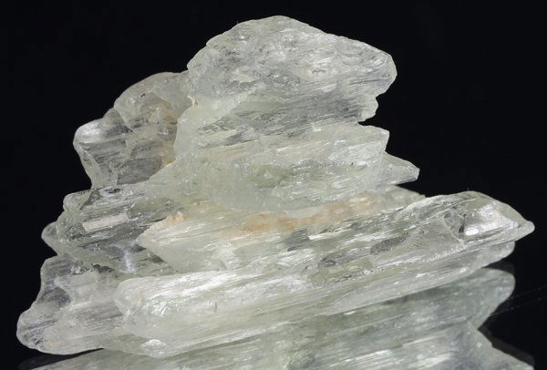 165ct Natural Green Kunzite Crystal Specimen (1 of 1)