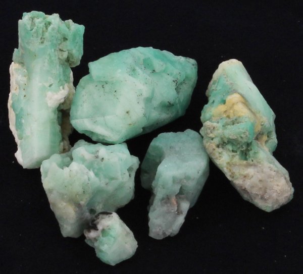 204ct Better Grade Colombian Emerald Rough: Excellent hi-grade parcel
