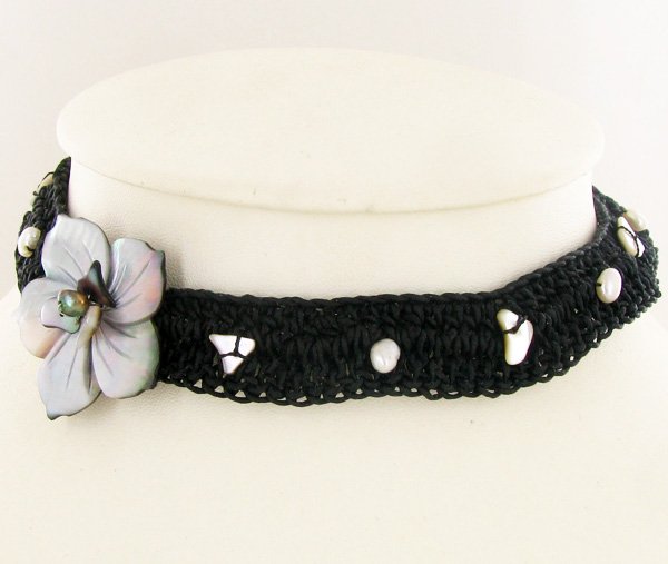 Handcrafted Crocheted MOP Choker Necklace: Excellent handcrafted piece