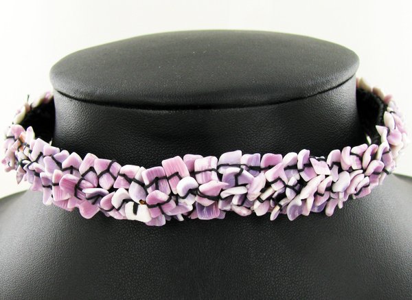 Crocheted Shell Choker Necklace: Excellent handcrafted piece