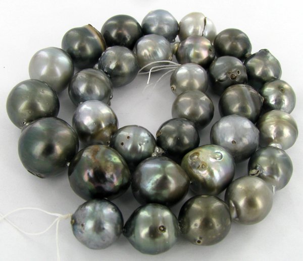 380twc Natural Tahitian Baroque 31 Pearl Strand: Well colored untreated strand with varied color, size and natural defects