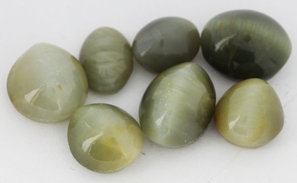 44ct Green Cat's Eye Apatite Parcel: Excellent Parcel; with customary treatment