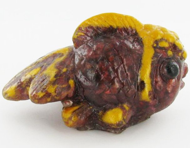 420.00ct. Gold Fish Statue Statue Red Star Ruby: Scarce piece; made of bonded translucent blue sapphire