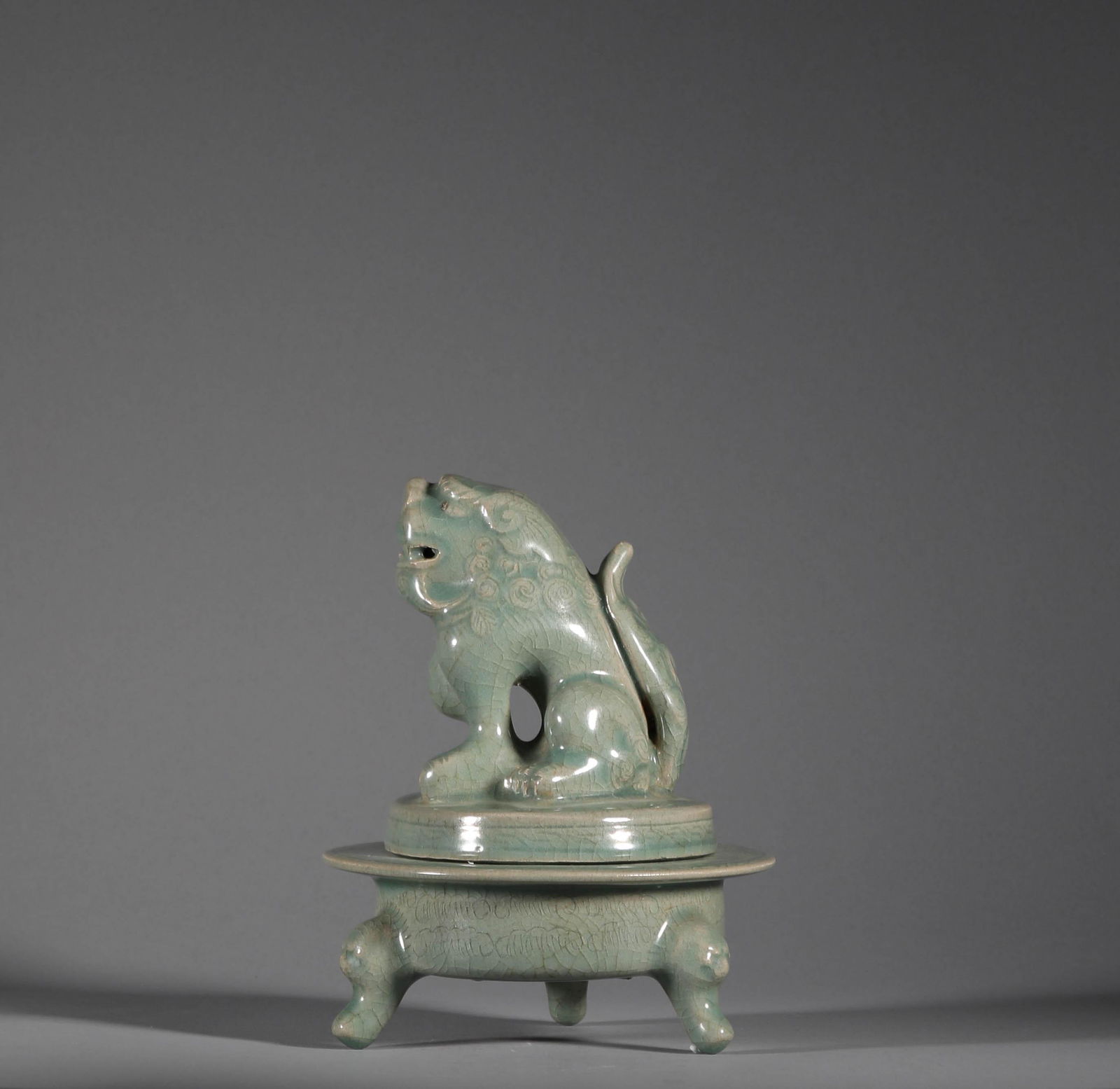 Longquan Lion Porcelain Smoker (1 of 8)
