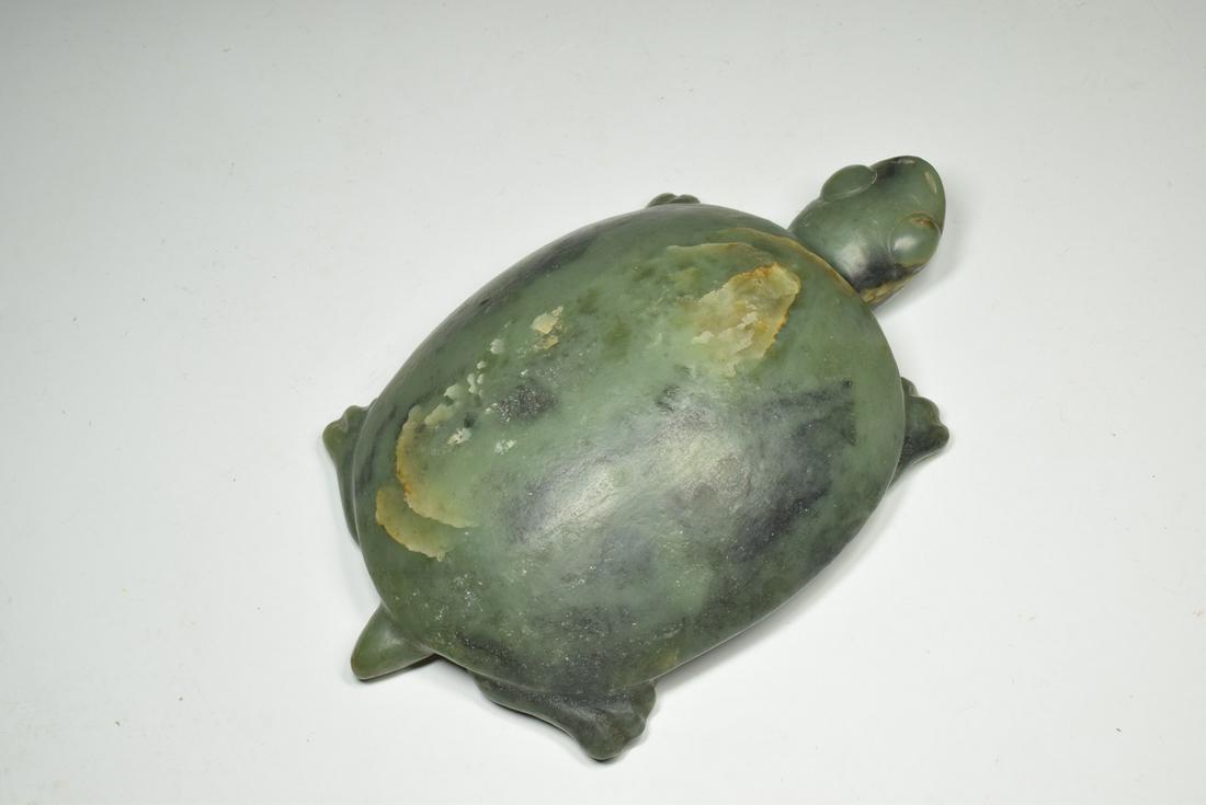 Jade Turtle Figure Ornament (1 of 8)