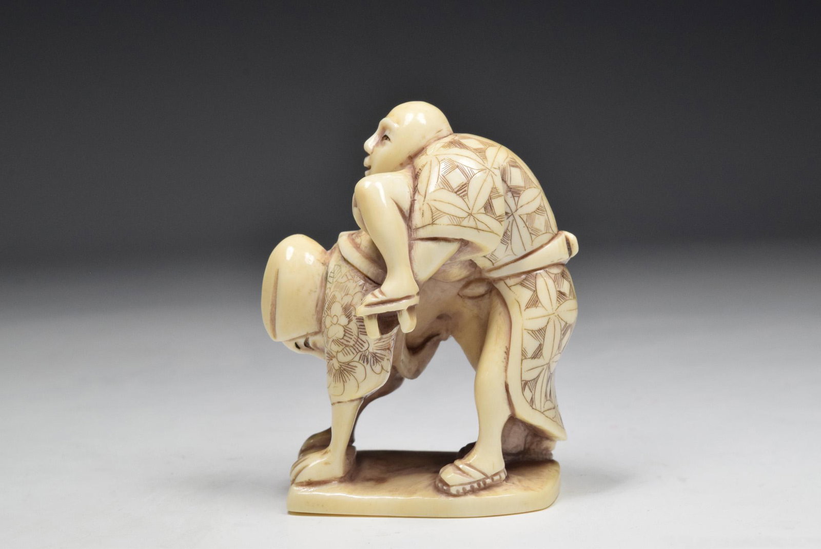Japanese Couple Bone Signed Netsuke: Japanese Couple Bone Signed Netsuke (2 x 1 x 1.4 inches)