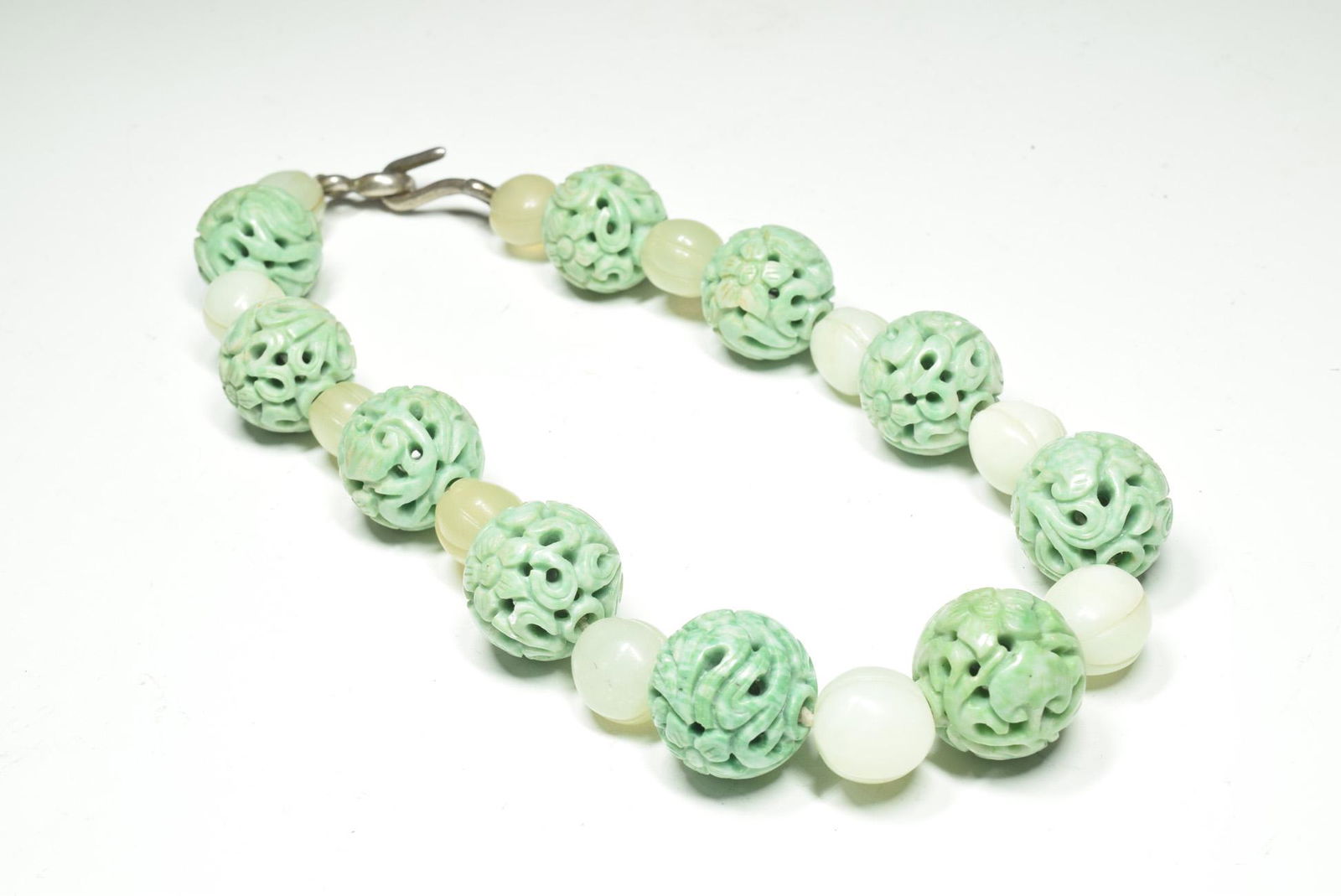 Vintage Carved Big Jade Bead Necklace (1 of 6)