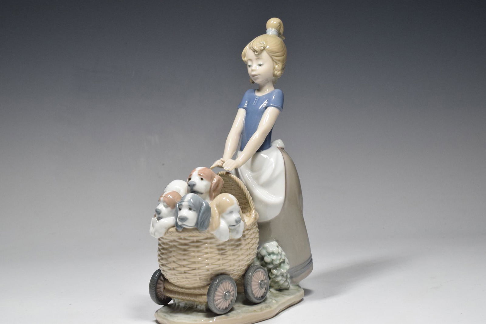 リヤドロ LLADRO 5364 Litter of Fun 子犬達とお散歩 フィギュアー