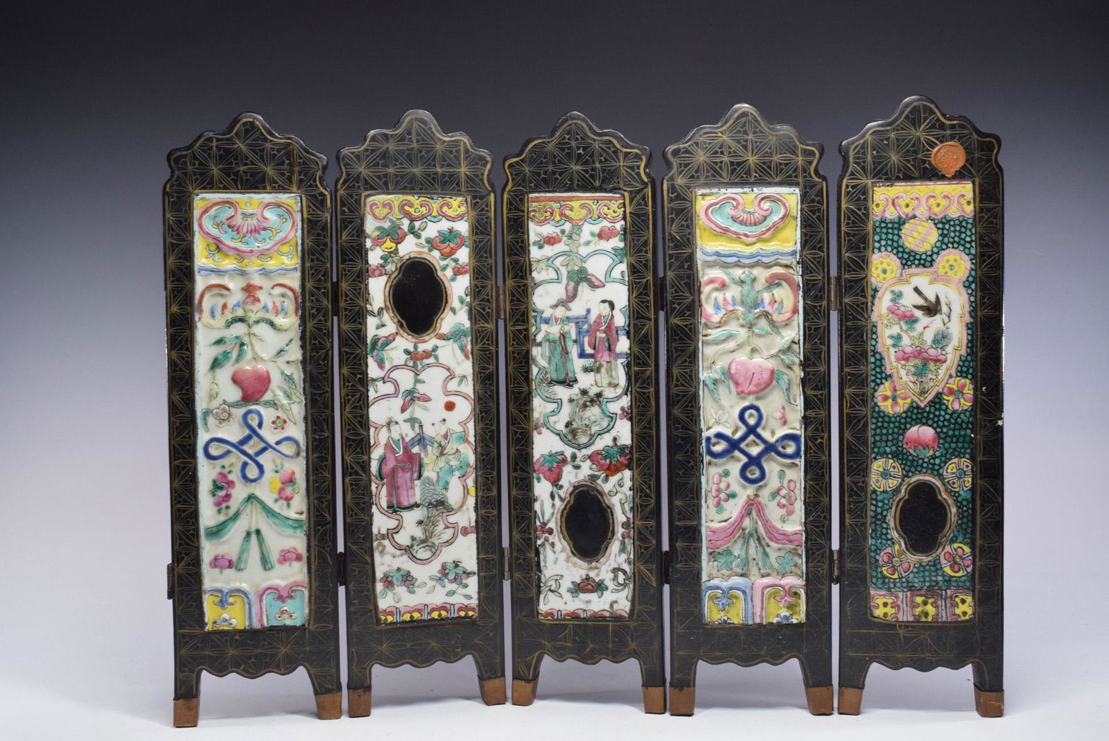 Famille Rose Character Pattern Porcelain Table Plaque (1 of 9)