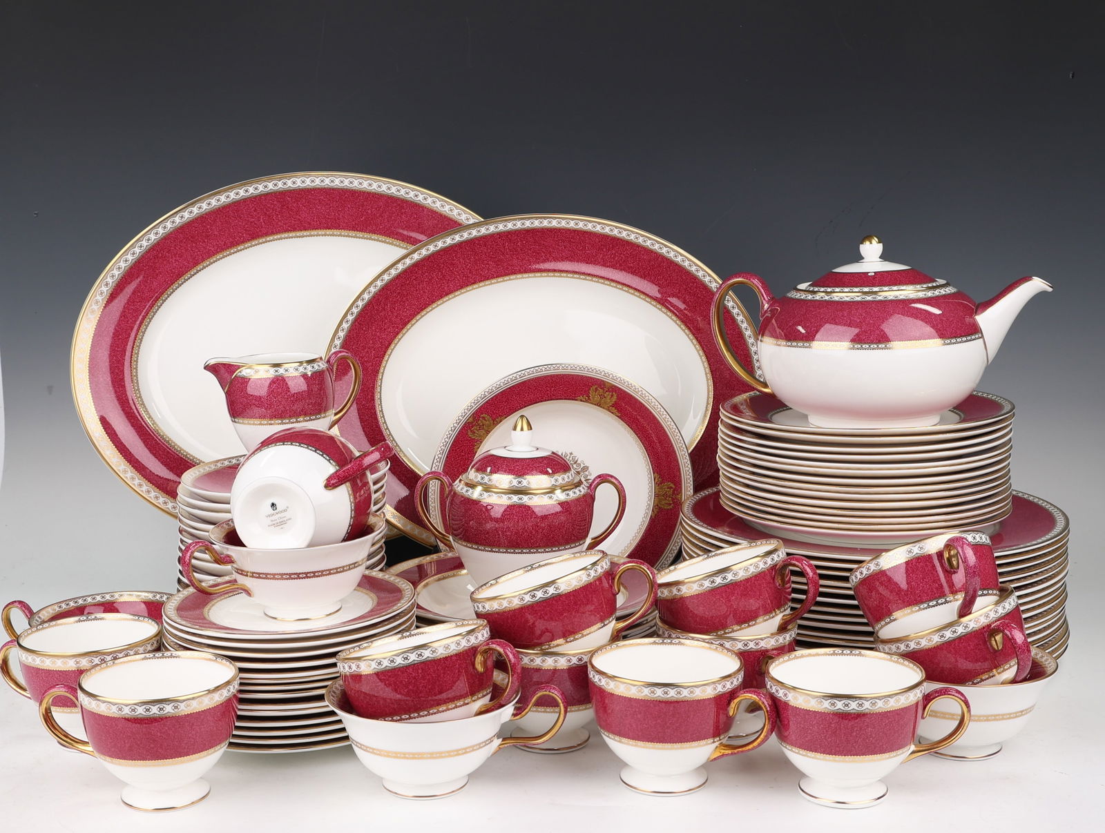 Group Of Wedgewood Porcelain Dinning Set (1 of 15)