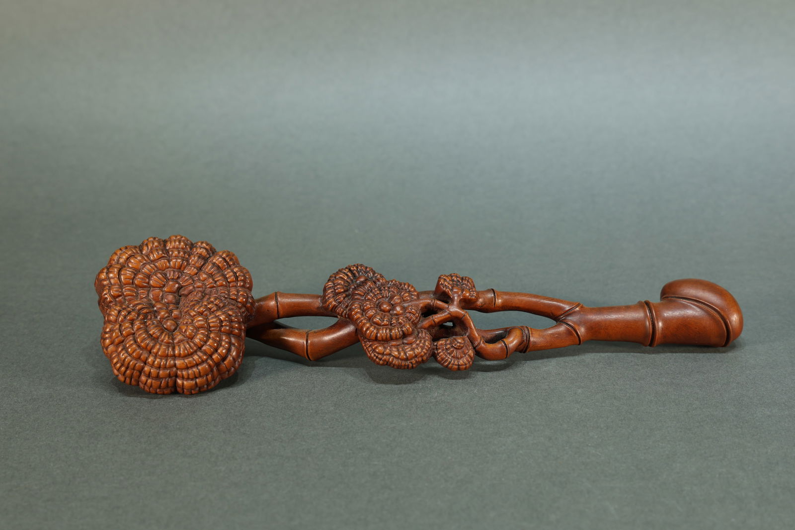 Boxwood Ruyi Ornament (1 of 9)