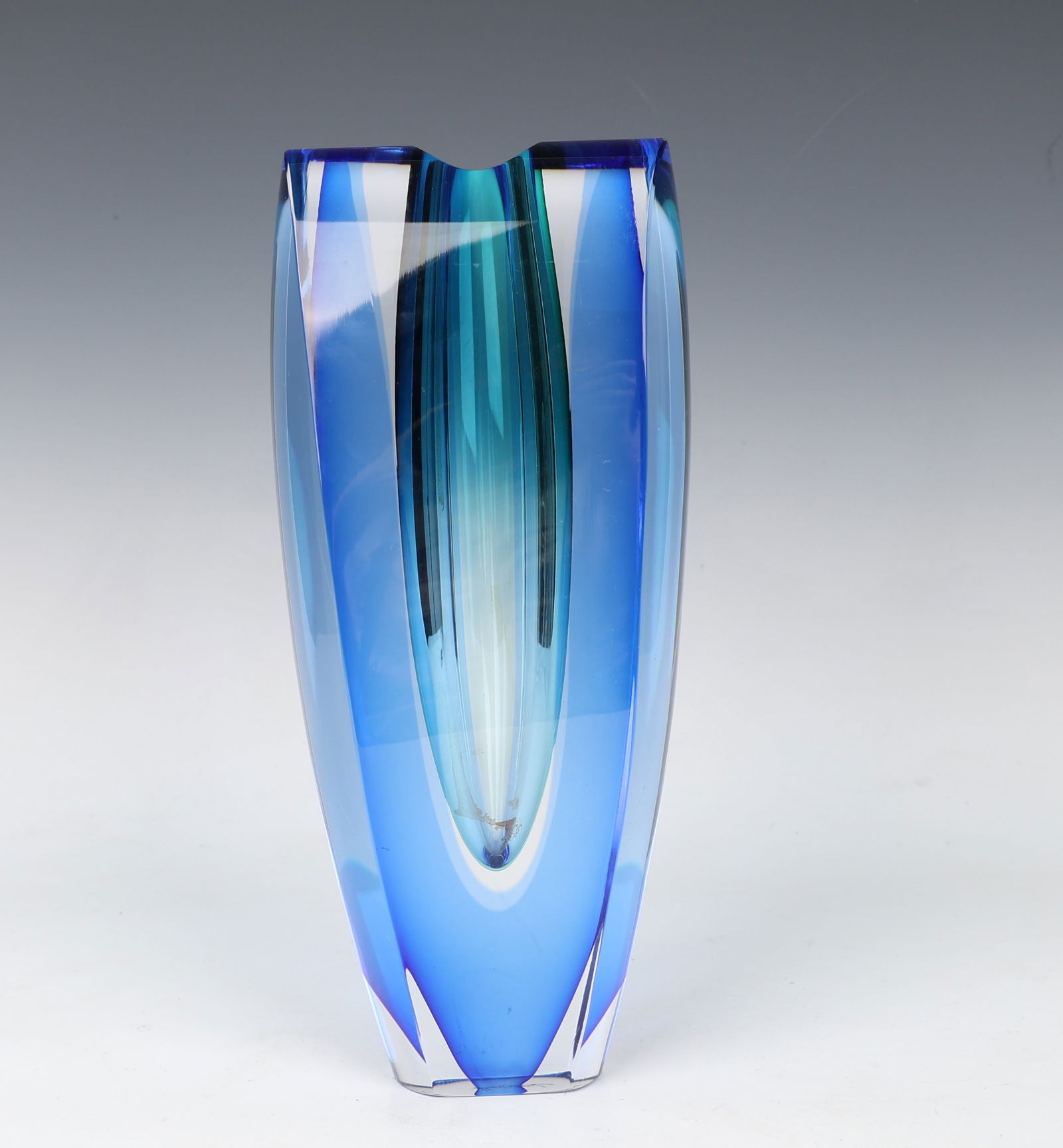 Kosta Boda Goran Warff's Crystal Large Vase: Kosta Boda Goran Warff's Crystal Large Vase ( 27 x 11 x 8 cm )