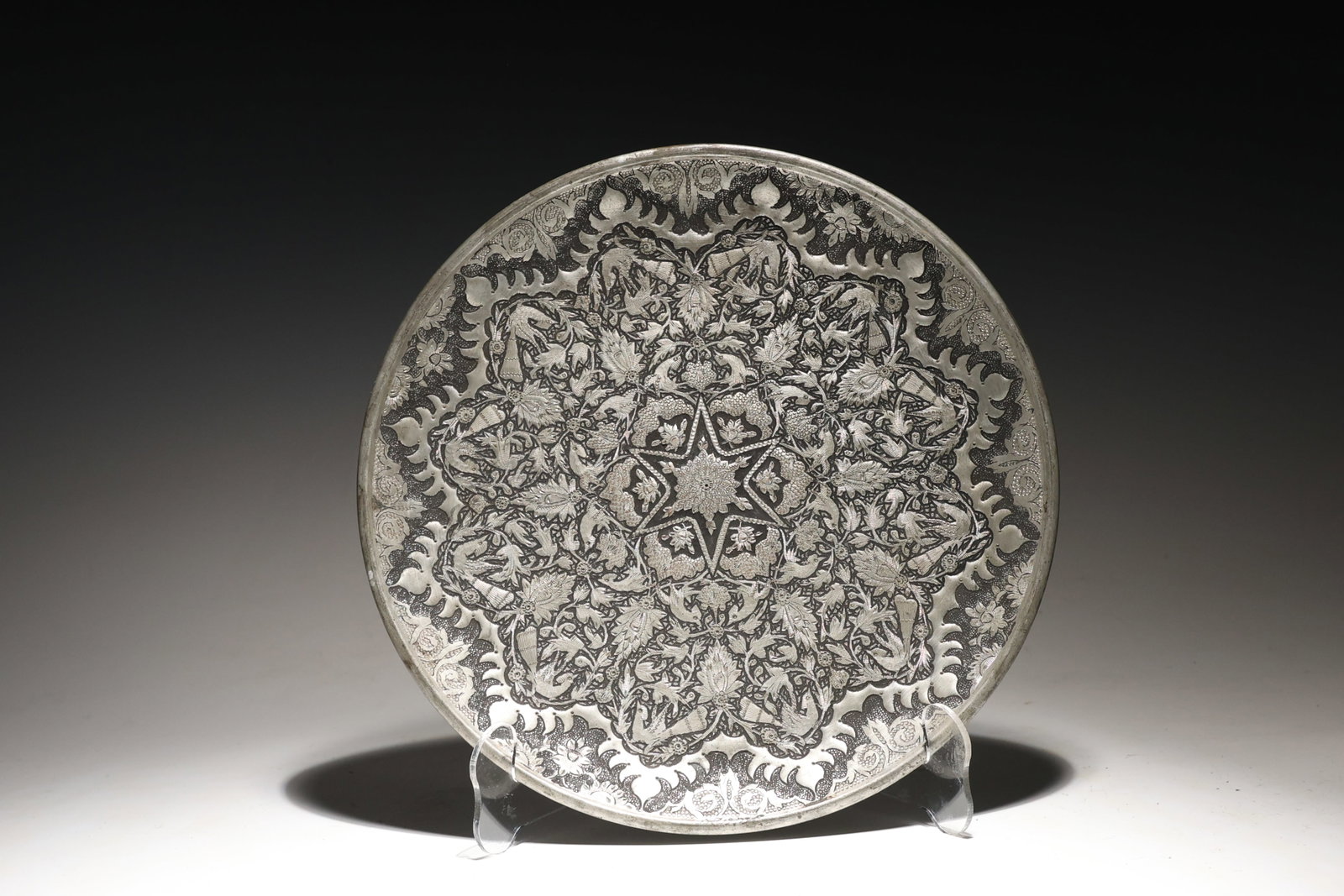 Antique Metalwork Art Hanging Plate: Antique Metalwork Art Hanging PlateKarl's Collections Inc provides condition reports as a courtesy to our clients and assumes no liability for any error or omission. Any condition statement is given a