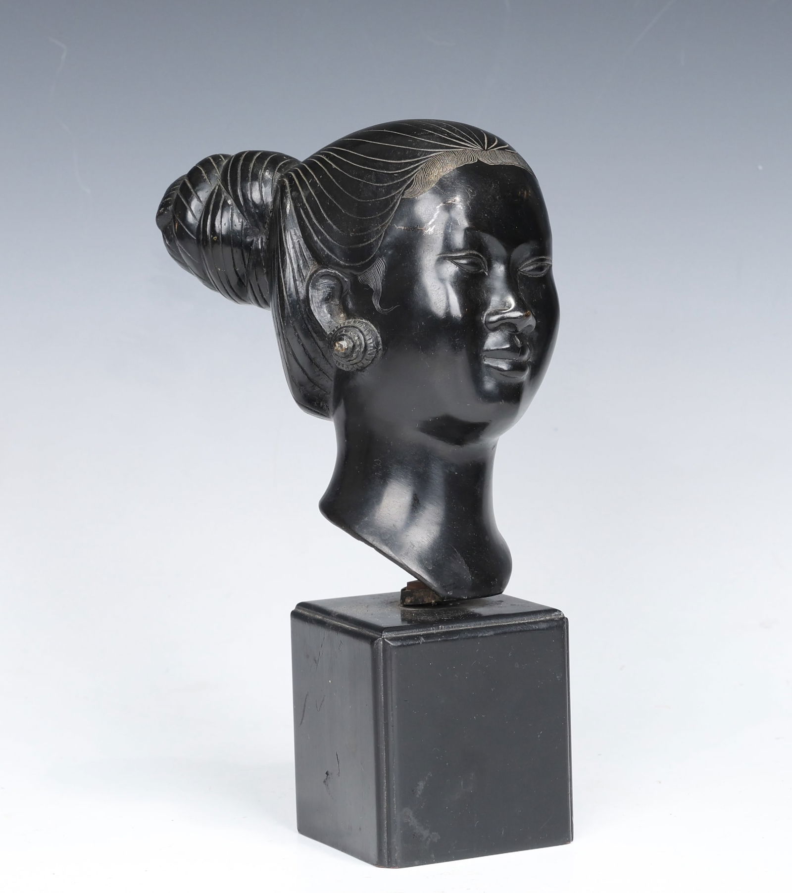 Nguyen Thanh Le Vietnamese Woman In Bronze Sculpture C.1950 (1 of 9)