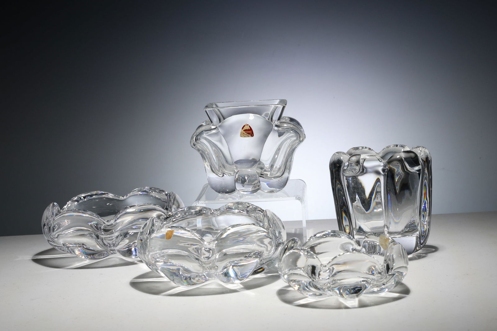 Group Of 5 Orrefors Stella Polaris Crystal Vase And Bowl: Group Of 5 Orrefors Stella Polaris Crystal Vase And Bowl Karl's Collections Inc provides condition reports as a courtesy to our clients and assumes no liability for any error or omission. Any conditio