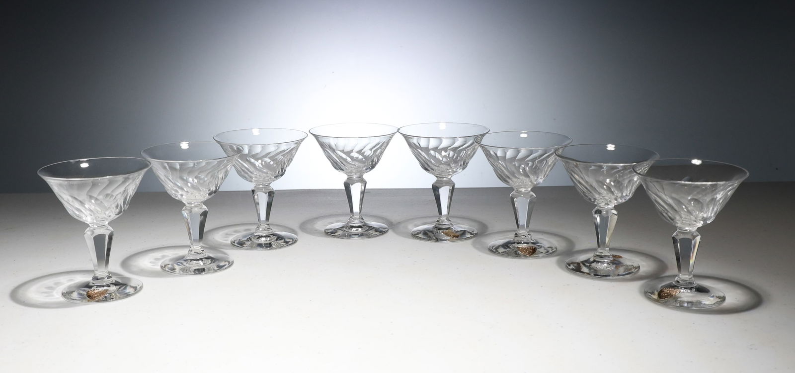 Set Of 8 Vintage Orrefors Clear Crystal Liquor 2.5" Cocktail Glasses: Set Of 8 Vintage Orrefors Clear Crystal Liquor 2.5" Cocktail GlassesKarl's Collections Inc provides condition reports as a courtesy to our clients and assumes no liability for any error or omission. A