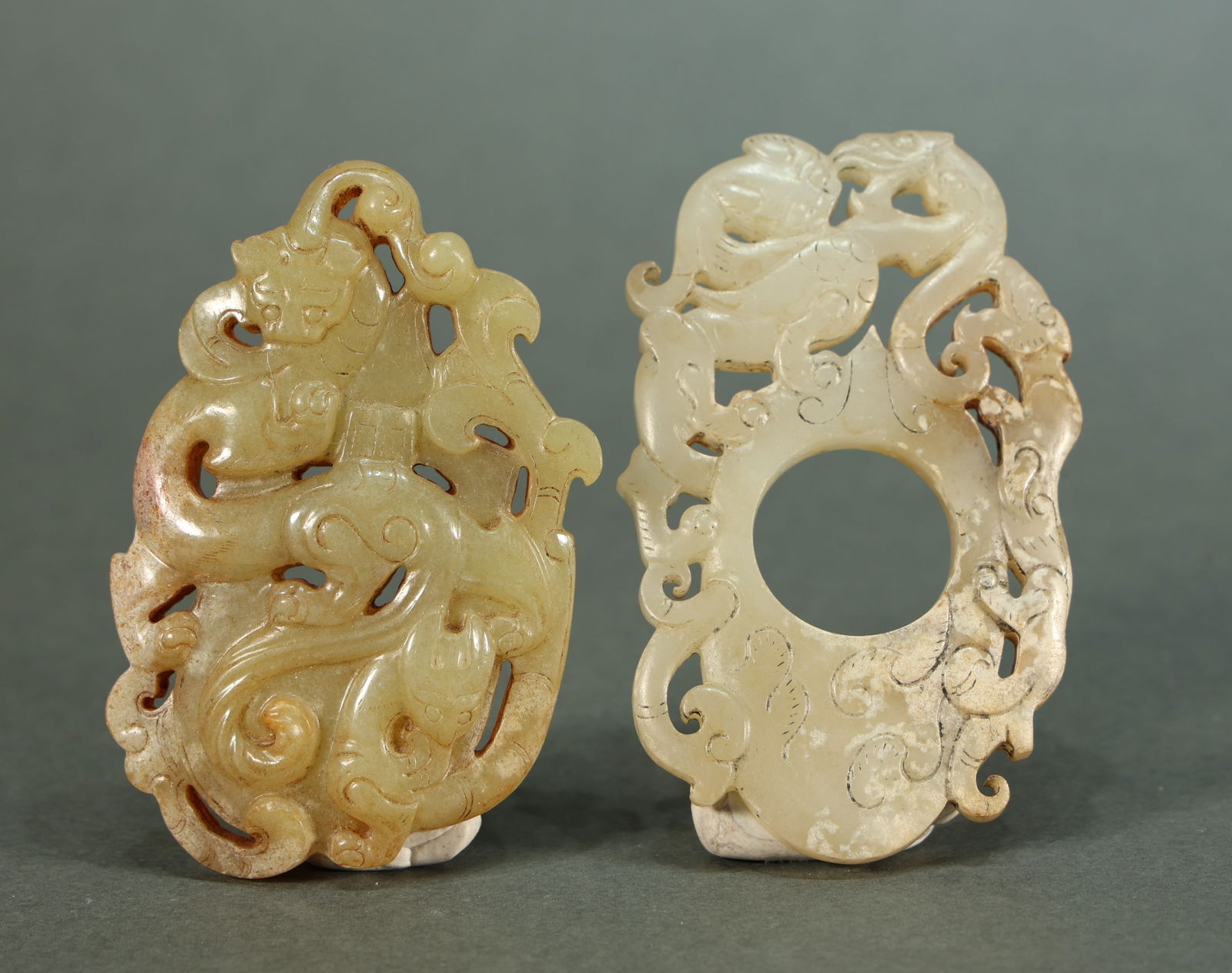 Pair of Two Chicken Heart Shape Jade Dragon Pattern Pendant (1 of 7)