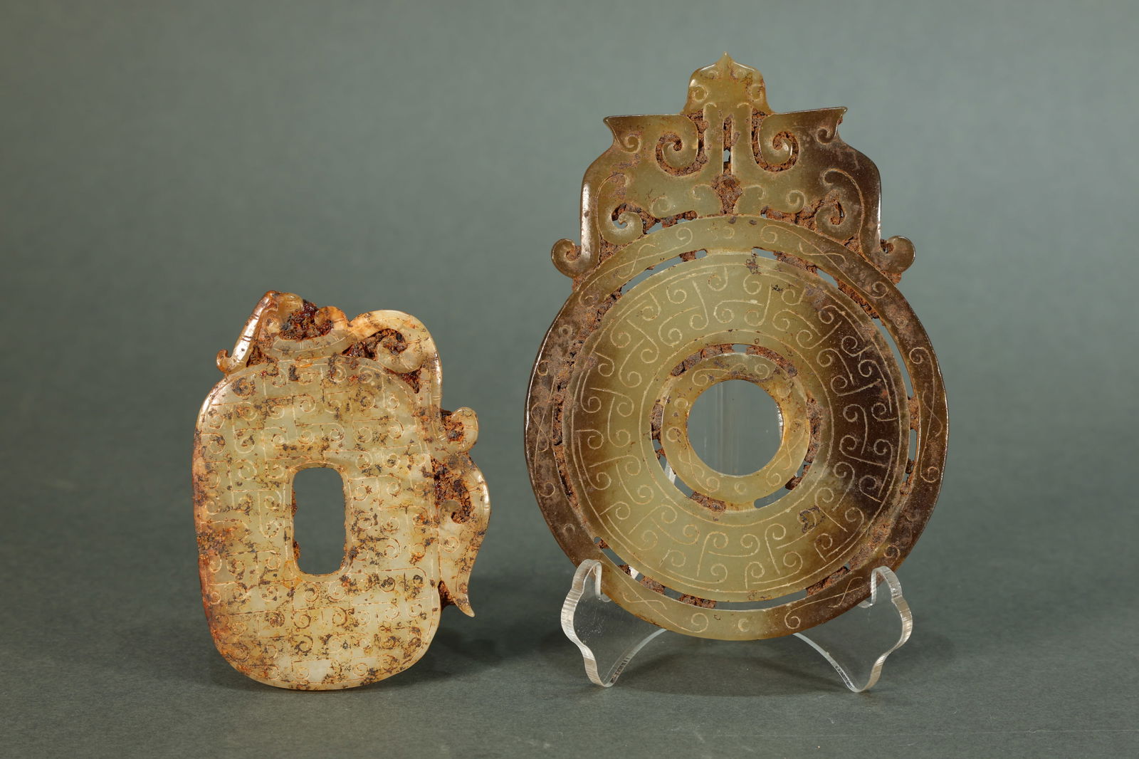 Two Jade Dragon Pattern Bi (1 of 8)