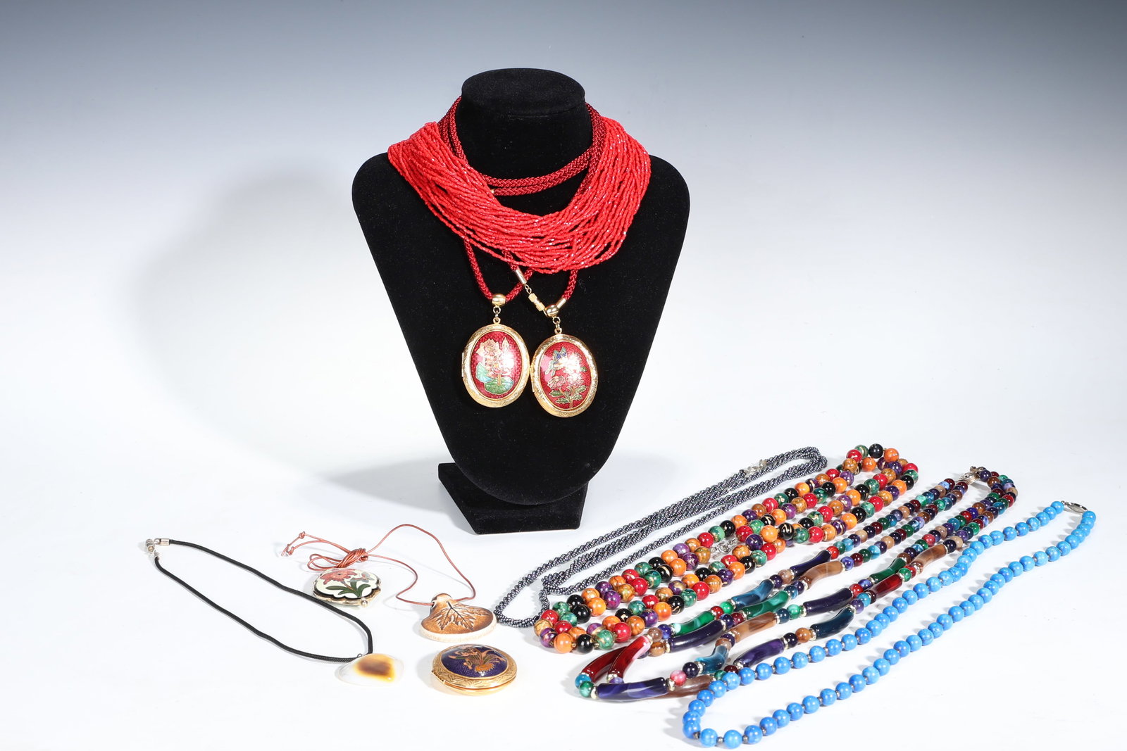 Group Of Vintage Beaded Necklaces (1 of 7)