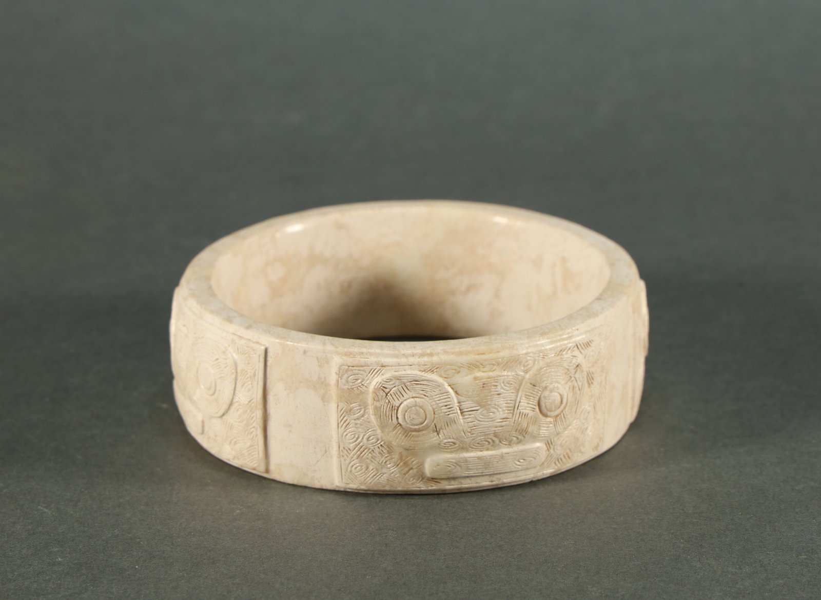 Chinck Bone White Liangzhu Bangle: Chinck Bone White Liangzhu Bangle?8.8 x 6.8cm?